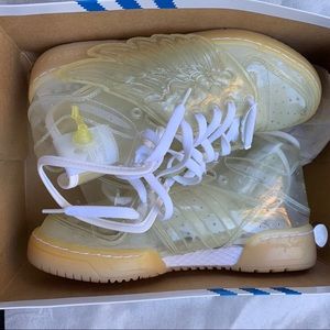 JEREMY SCOTT 
Transparent Sneakers with Wings